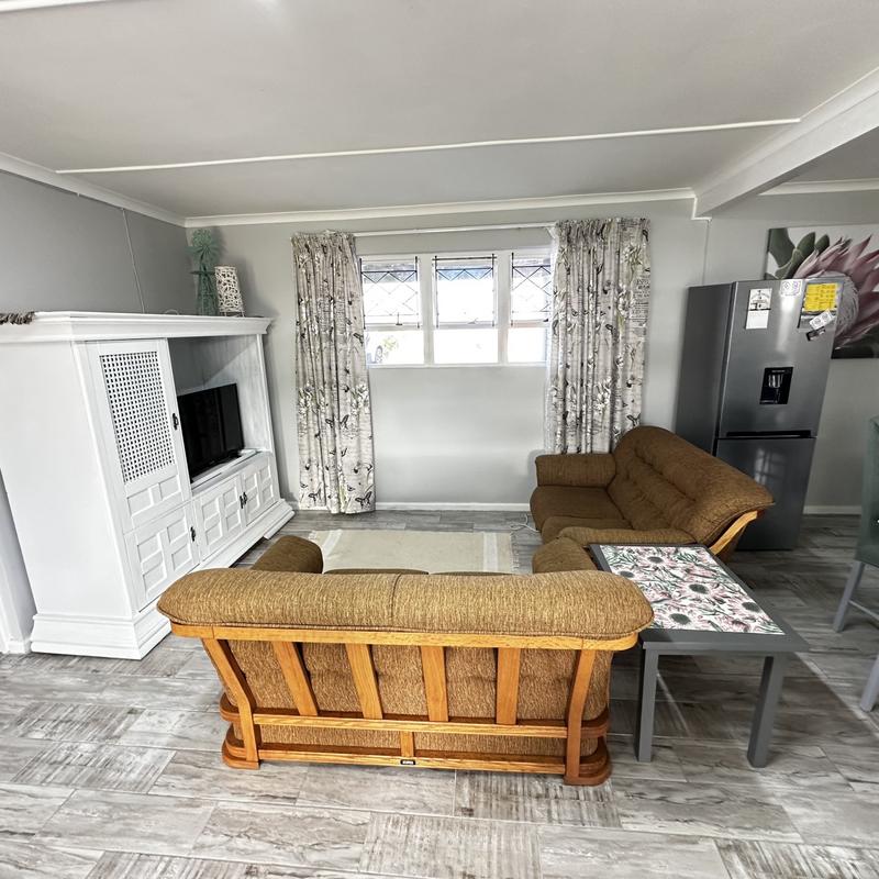 5 Bedroom Property for Sale in Reebok Western Cape